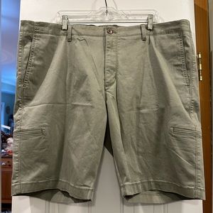 Tommy Bahama men’s khaki shorts- XXL-NWOT